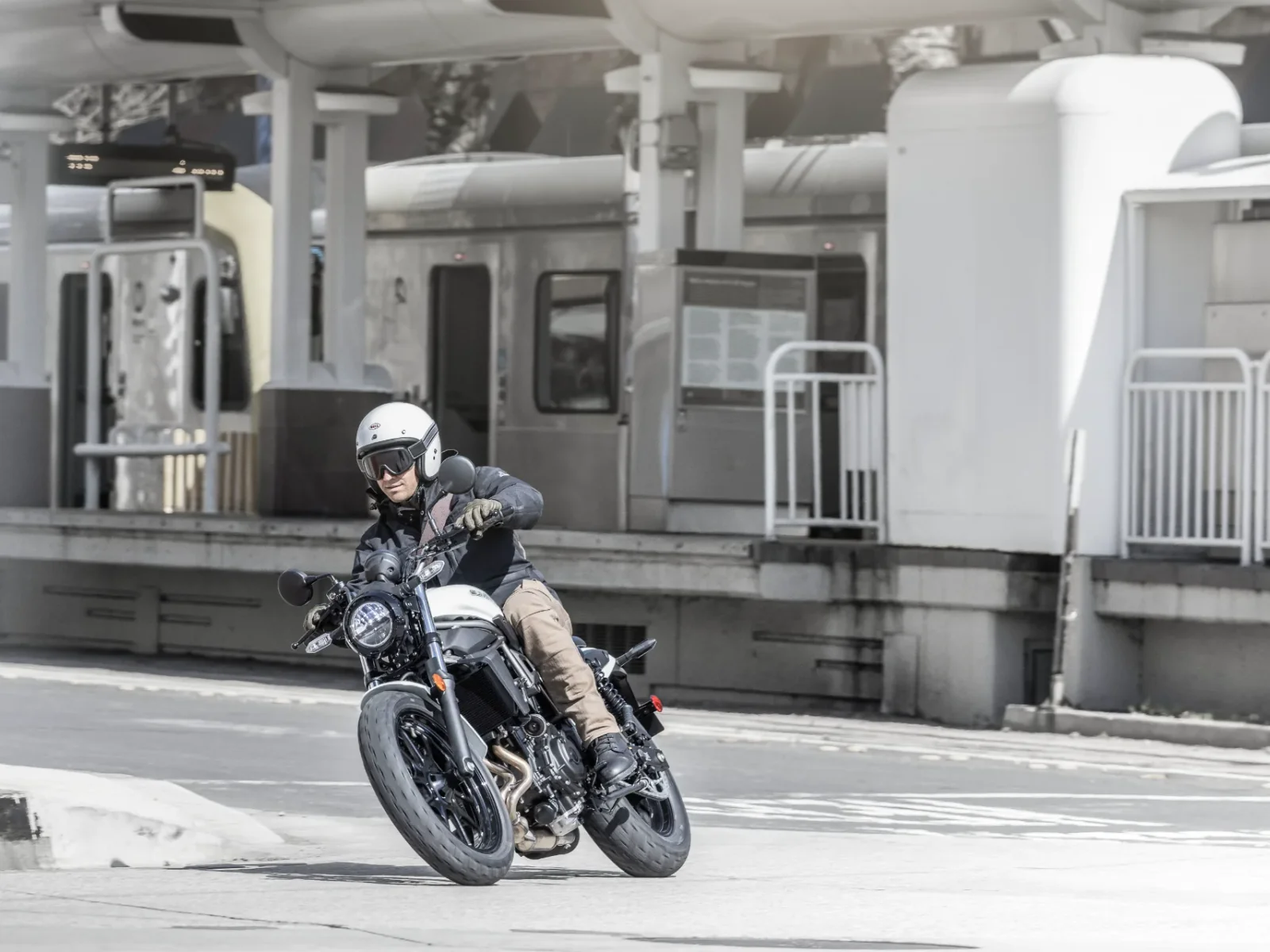 Kawasaki ELIMINATOR 500 foto 4