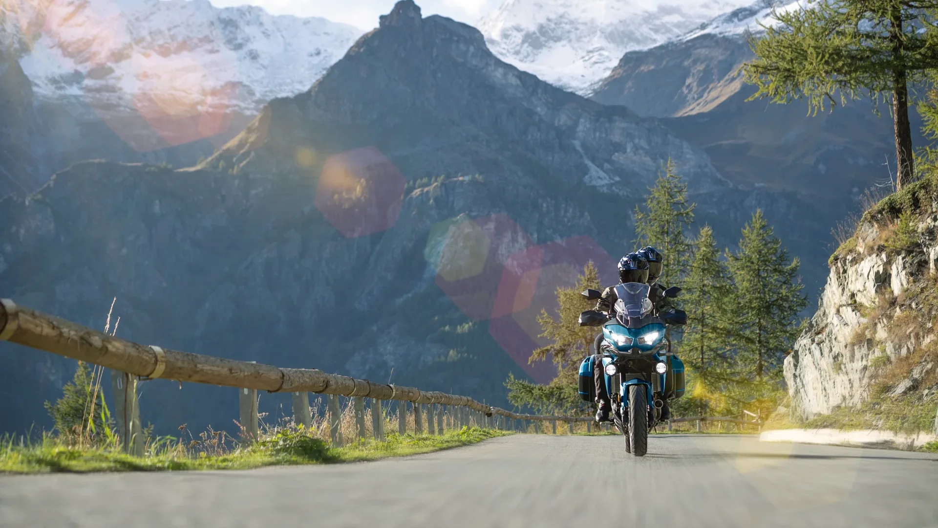 Kawasaki VERSYS 650 ABS action