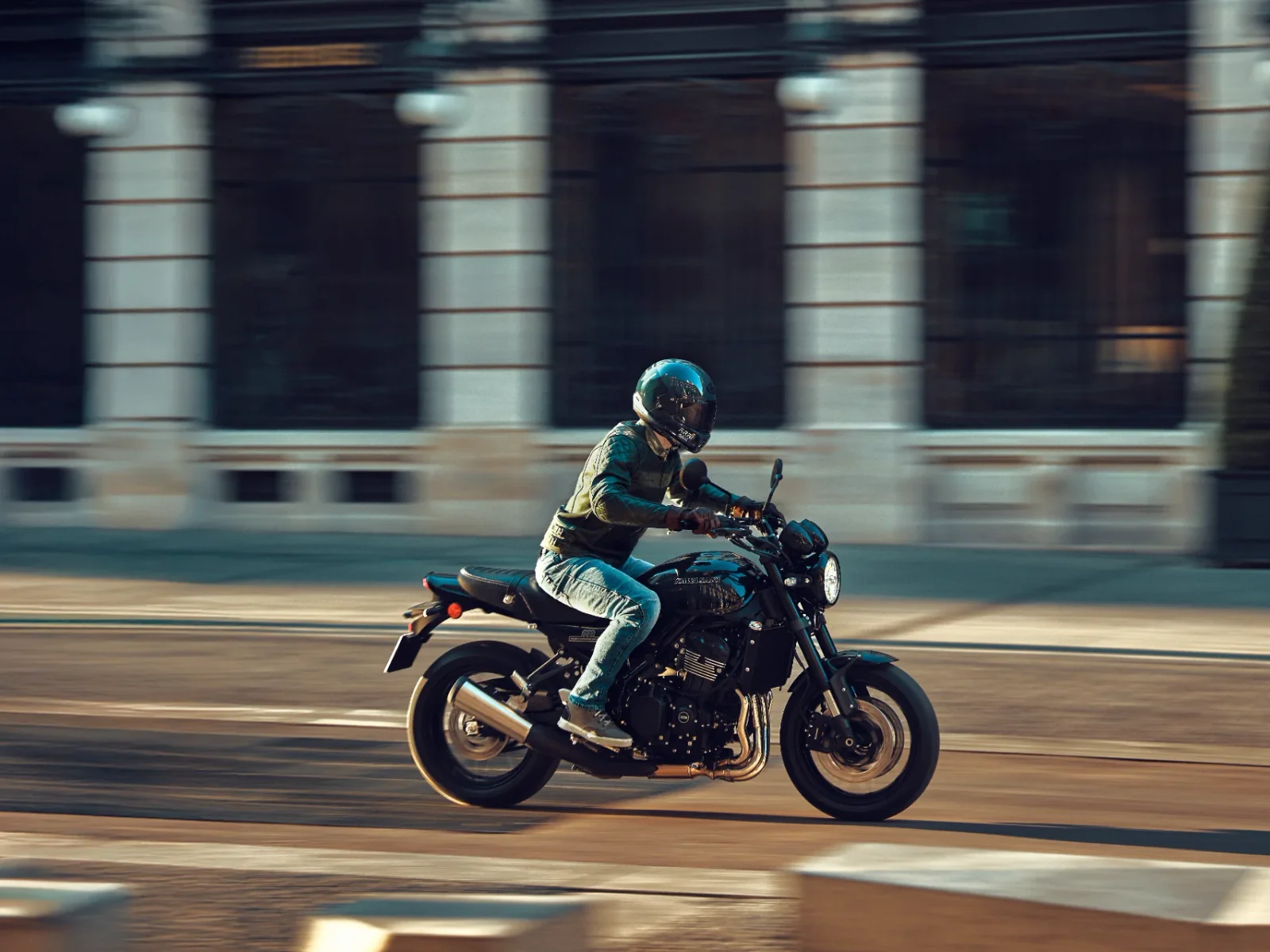 Kawasaki Z 900 RS ABS foto 3