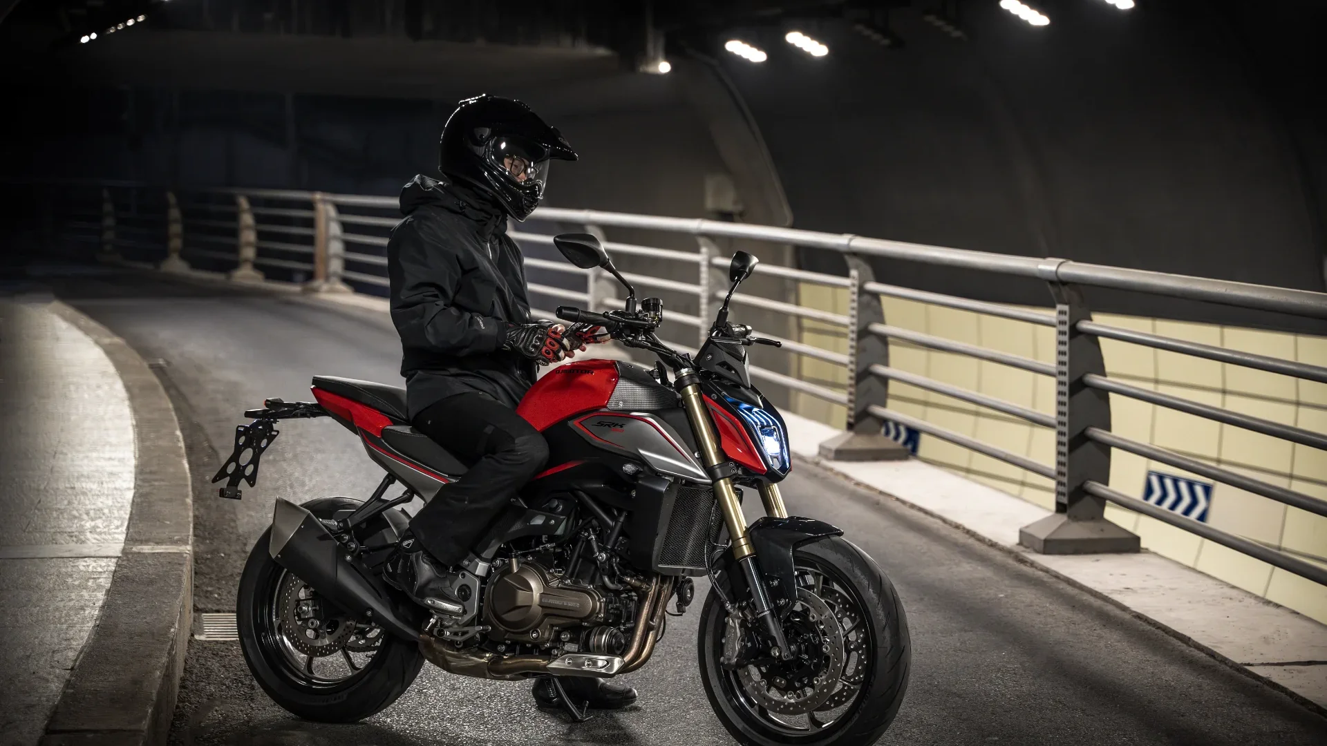 Qjmotor SRK 600 action
