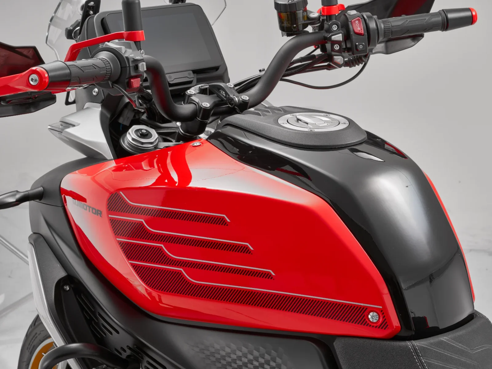 Qjmotor SRT 700 SX TOURING foto 7