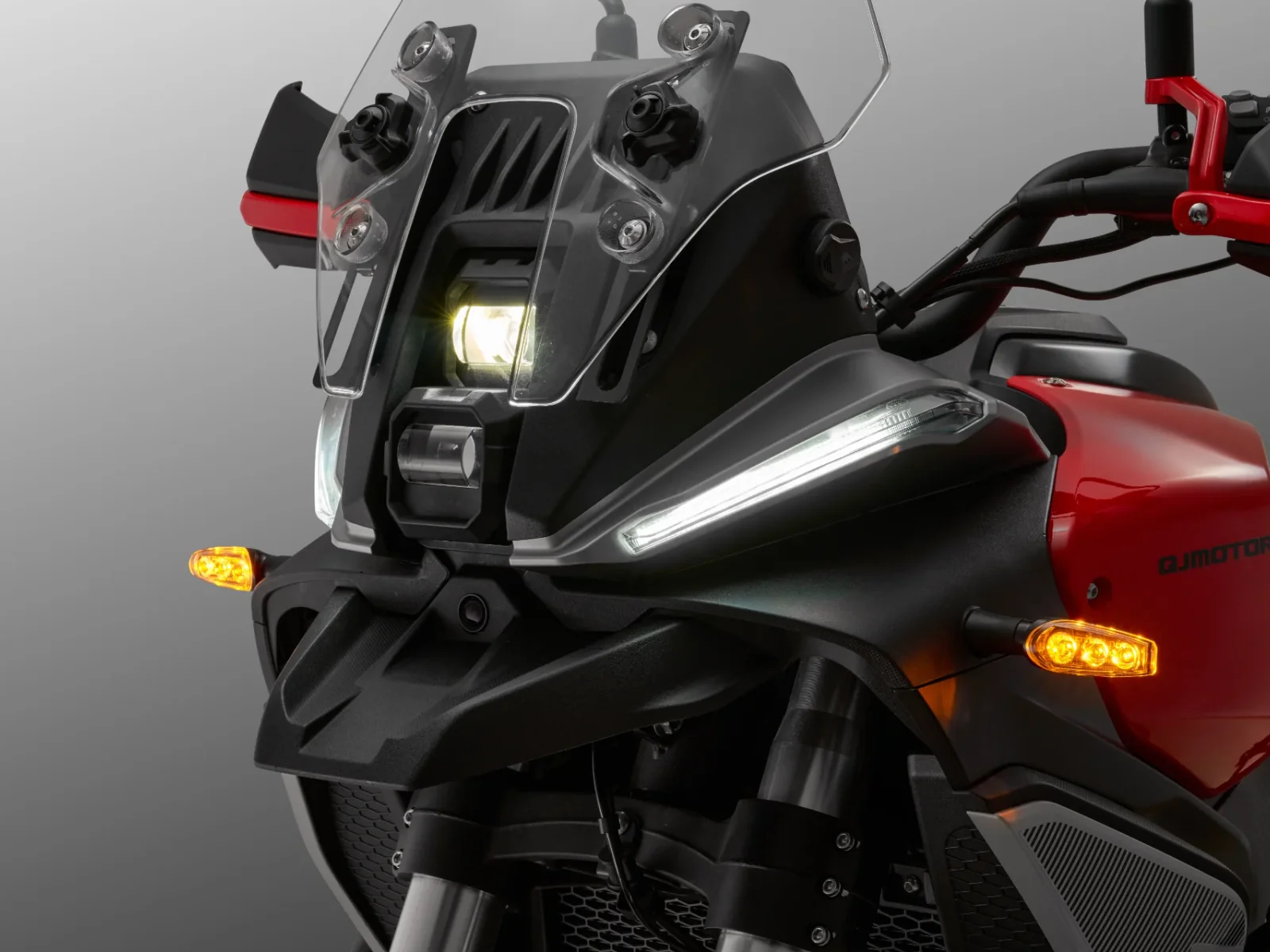Qjmotor SRT 700 SX TOURING foto 18