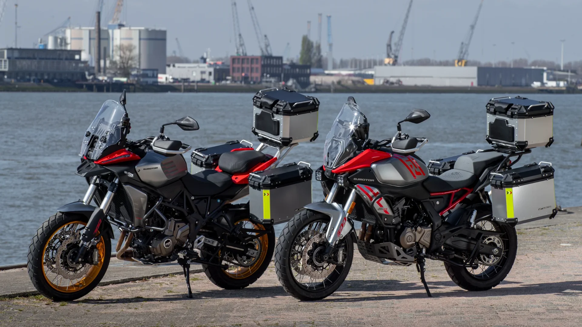 Qjmotor SRT 800 SX TOURING action