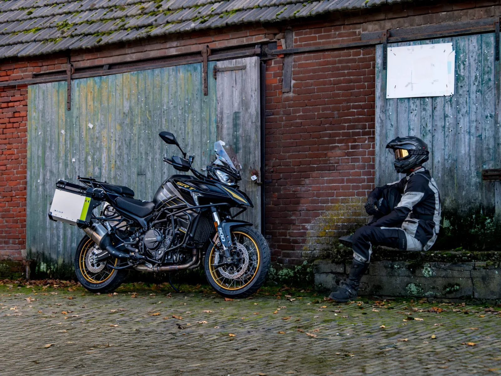 Qjmotor SRT 900 SX TOURING foto 2