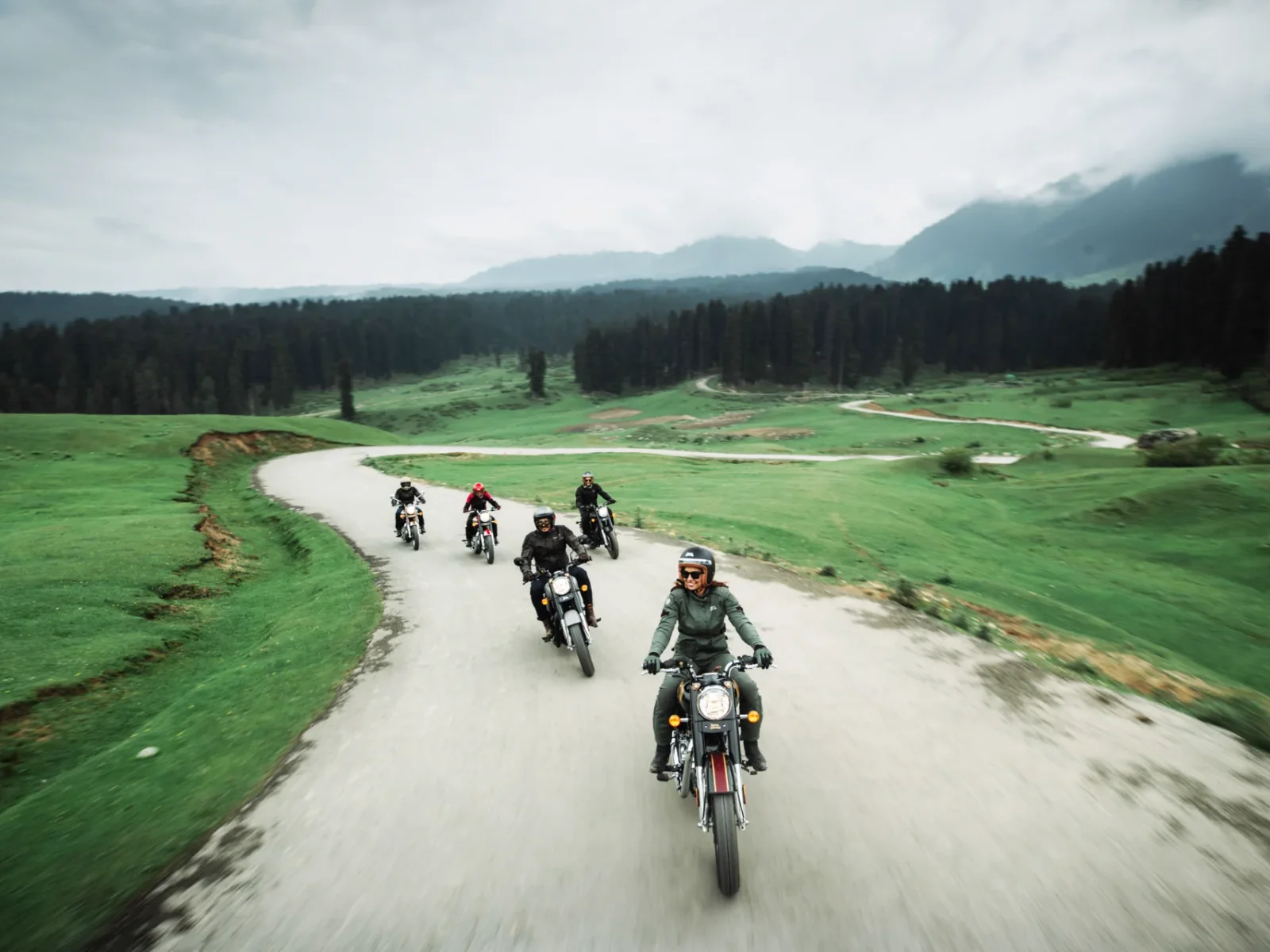 Royal-Enfield CLASSIC 350 foto 2