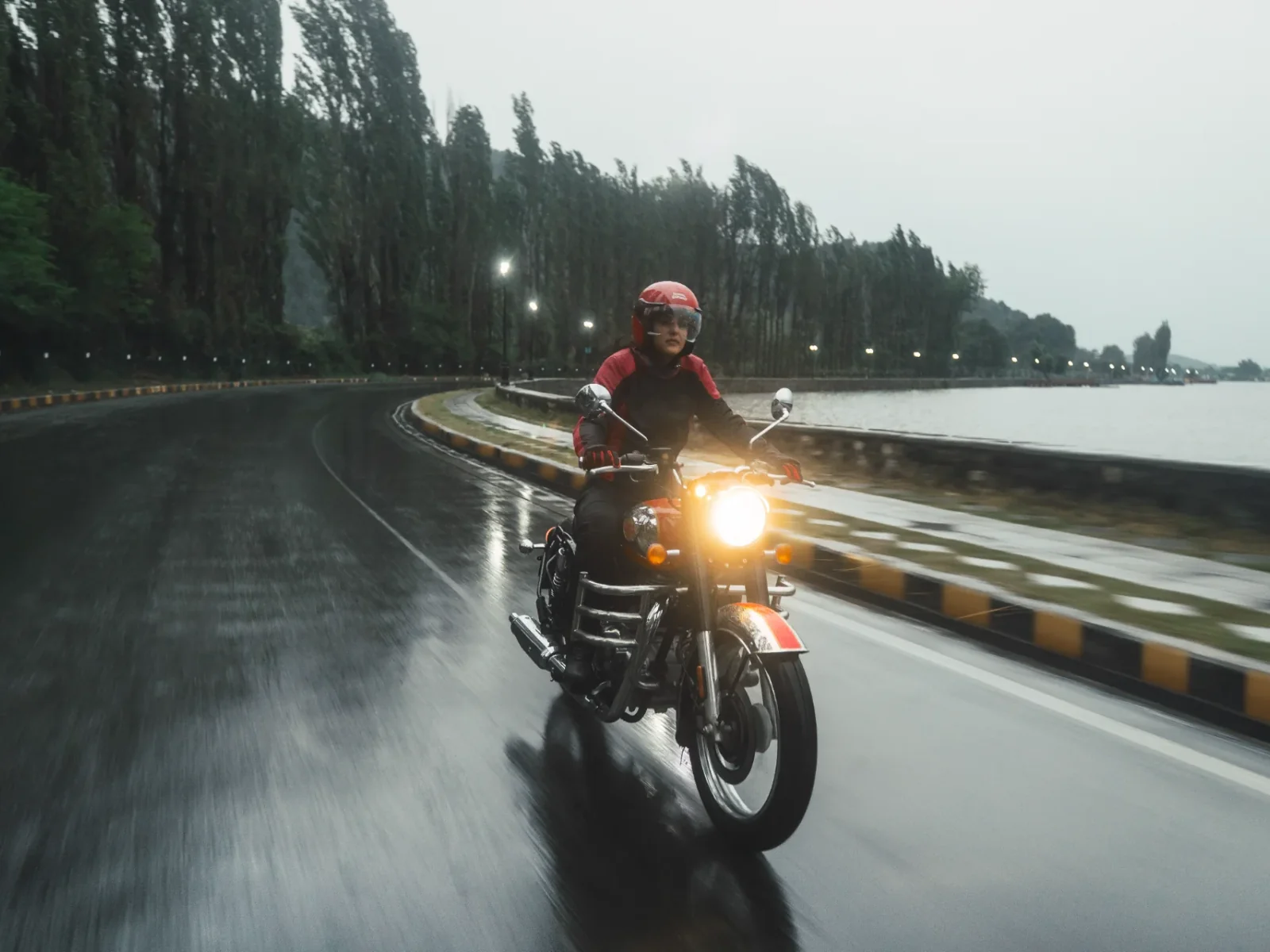 Royal-Enfield CLASSIC 350 foto 7