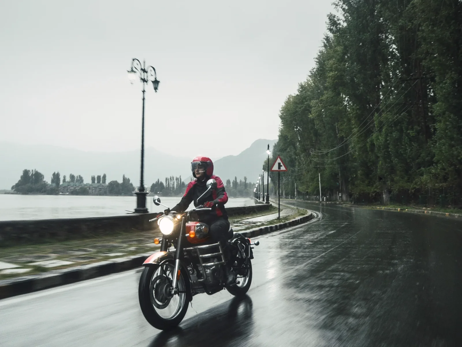 Royal-Enfield CLASSIC 350 foto 8