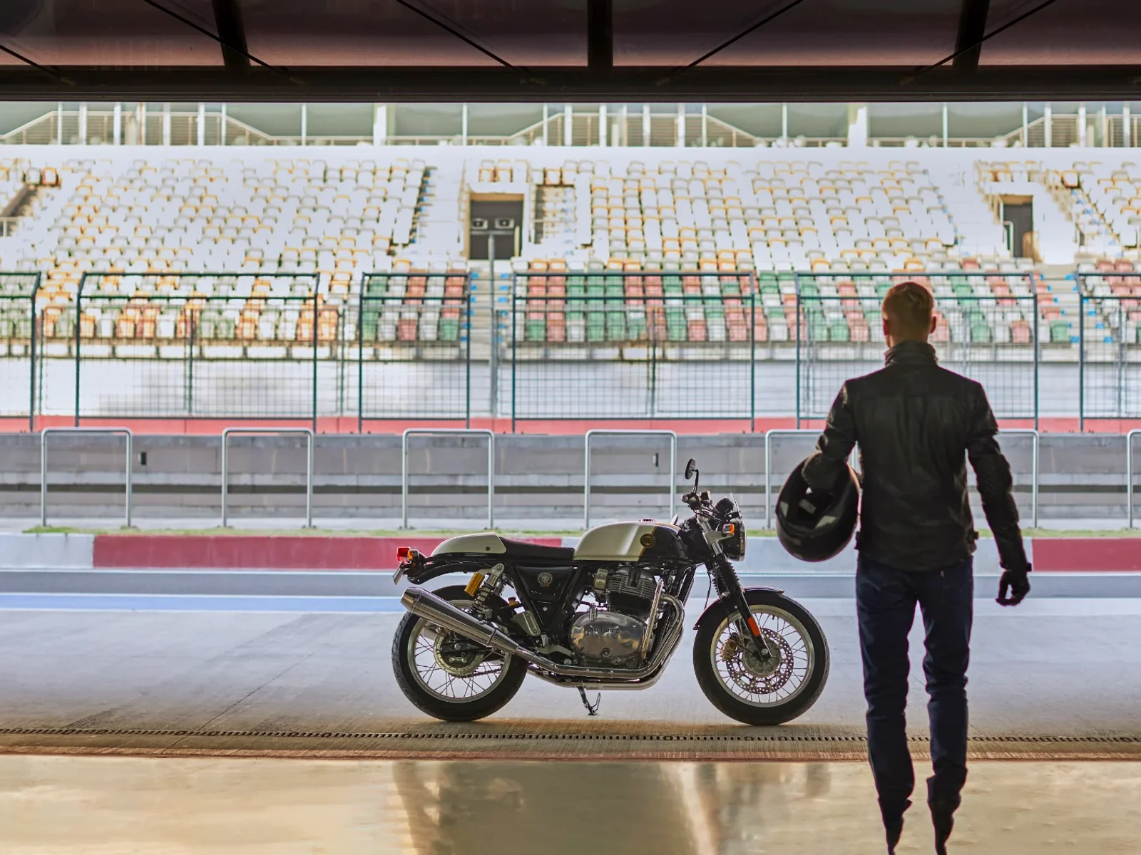 Royal-Enfield CONTINENTAL GT 650 foto 2