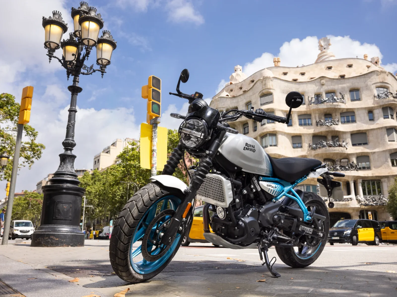 Royal-Enfield GUERRILLA 450 foto 1