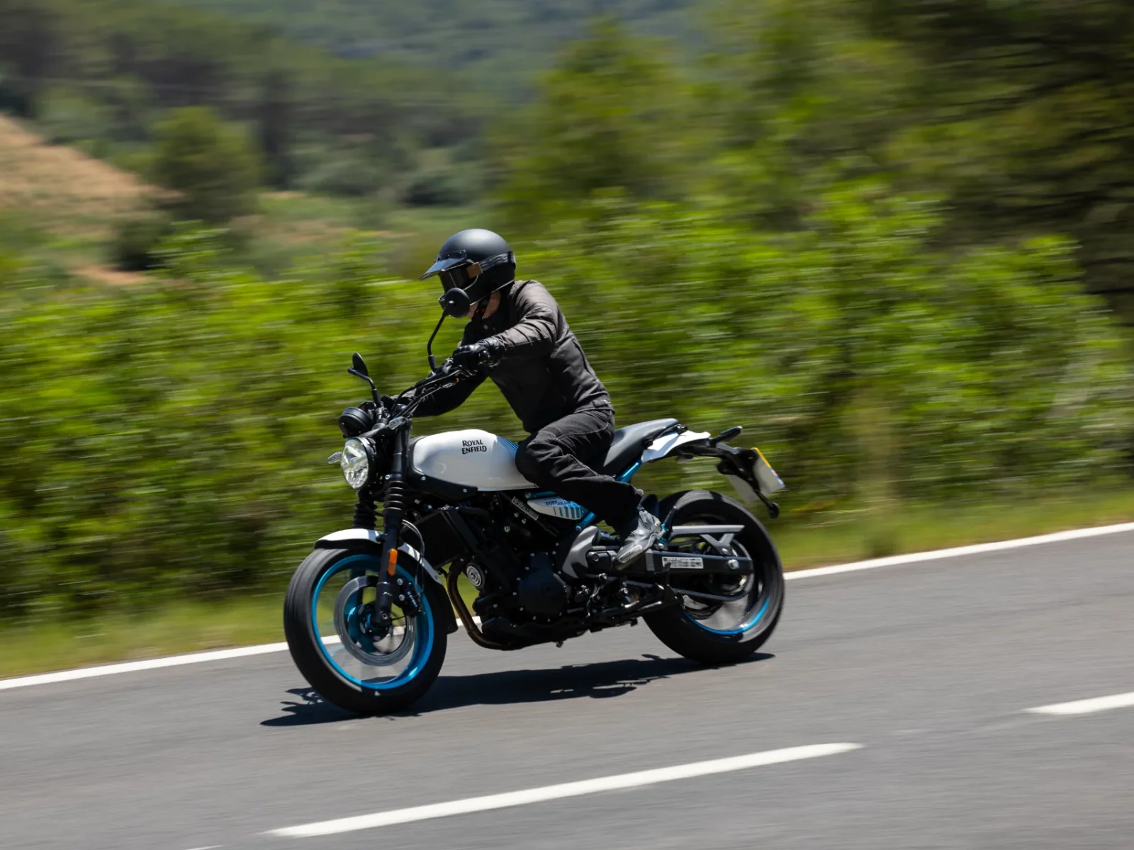 Royal-Enfield GUERRILLA 450 foto 11