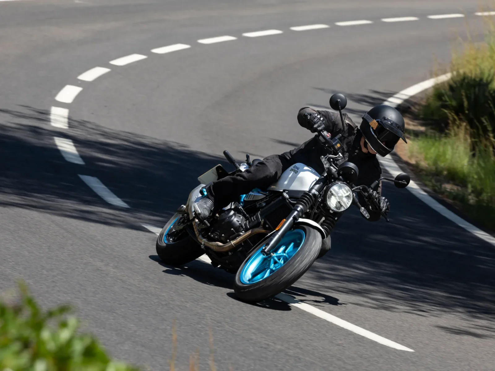 Royal-Enfield GUERRILLA 450 foto 12