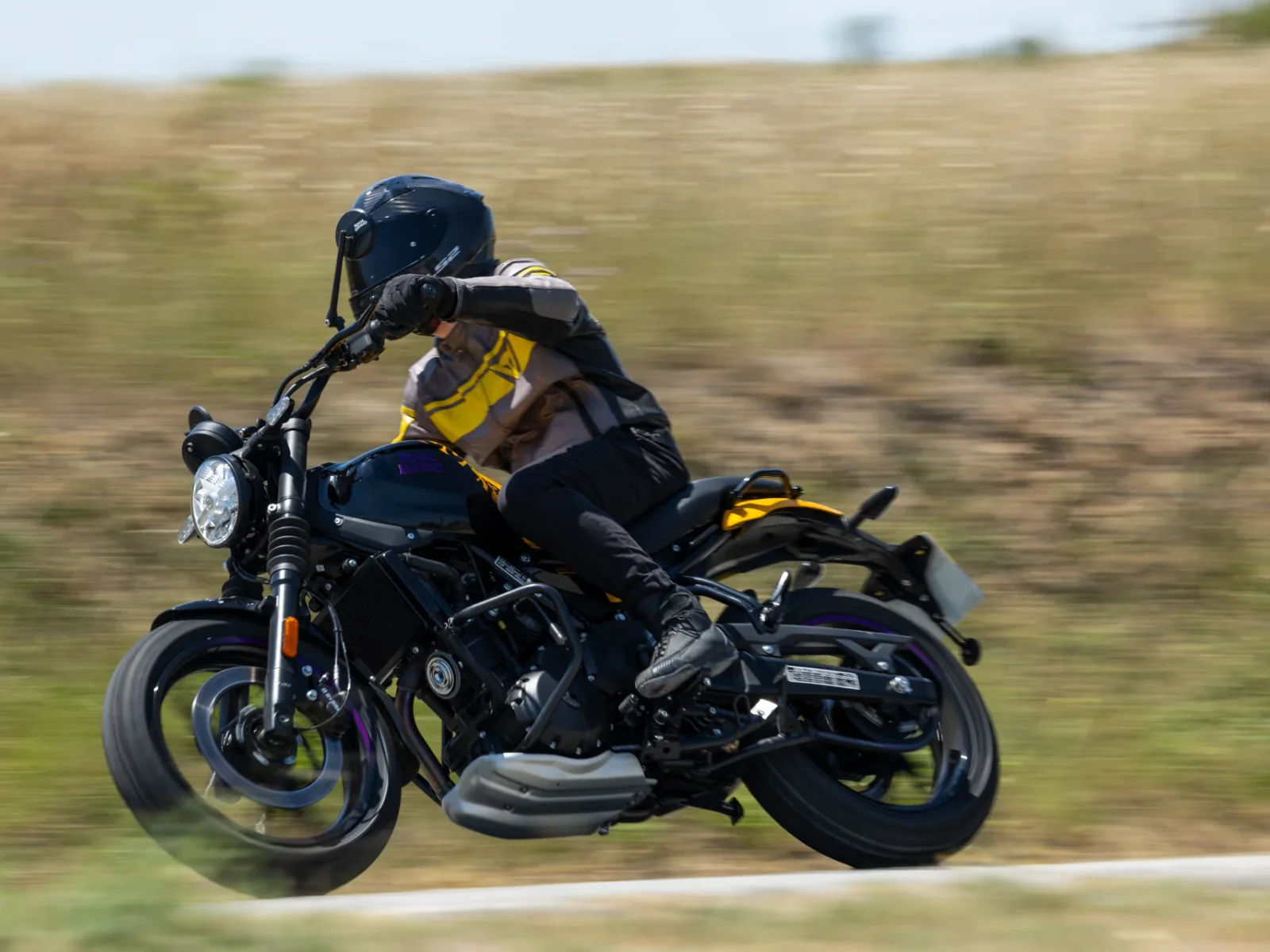 Royal-Enfield GUERRILLA 450 foto 13