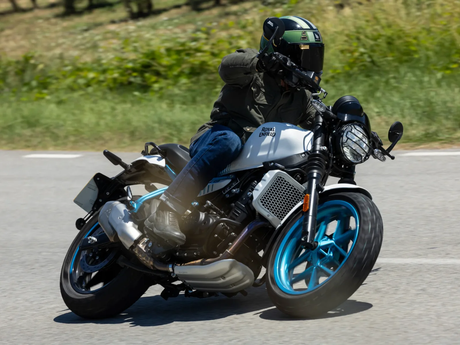 Royal-Enfield GUERRILLA 450 foto 14