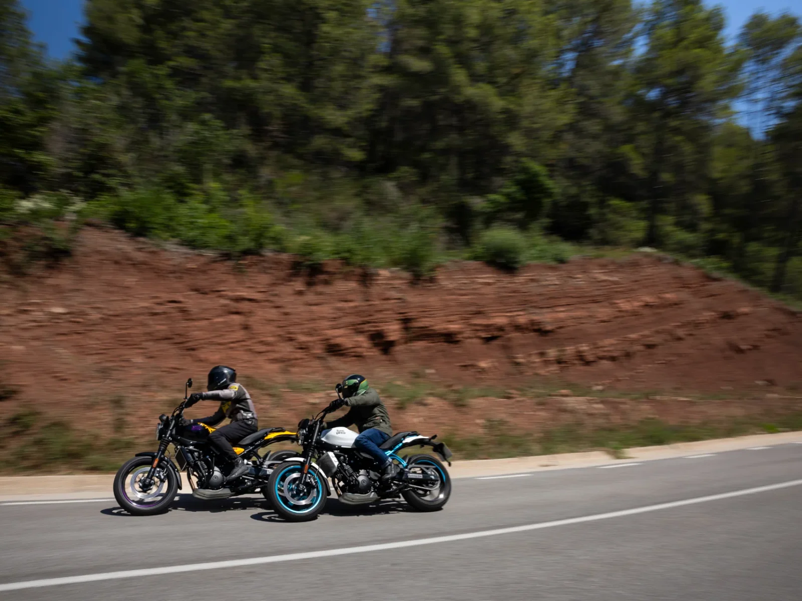 Royal-Enfield GUERRILLA 450 foto 15