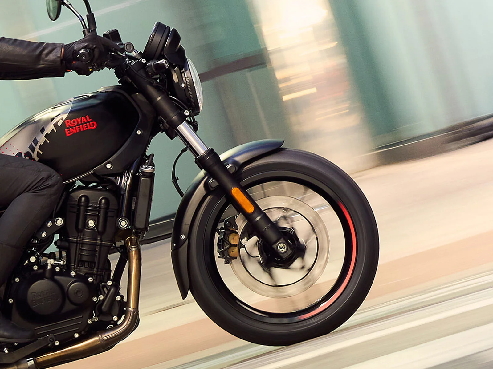 Royal-Enfield GUERRILLA 450 APEX foto 4