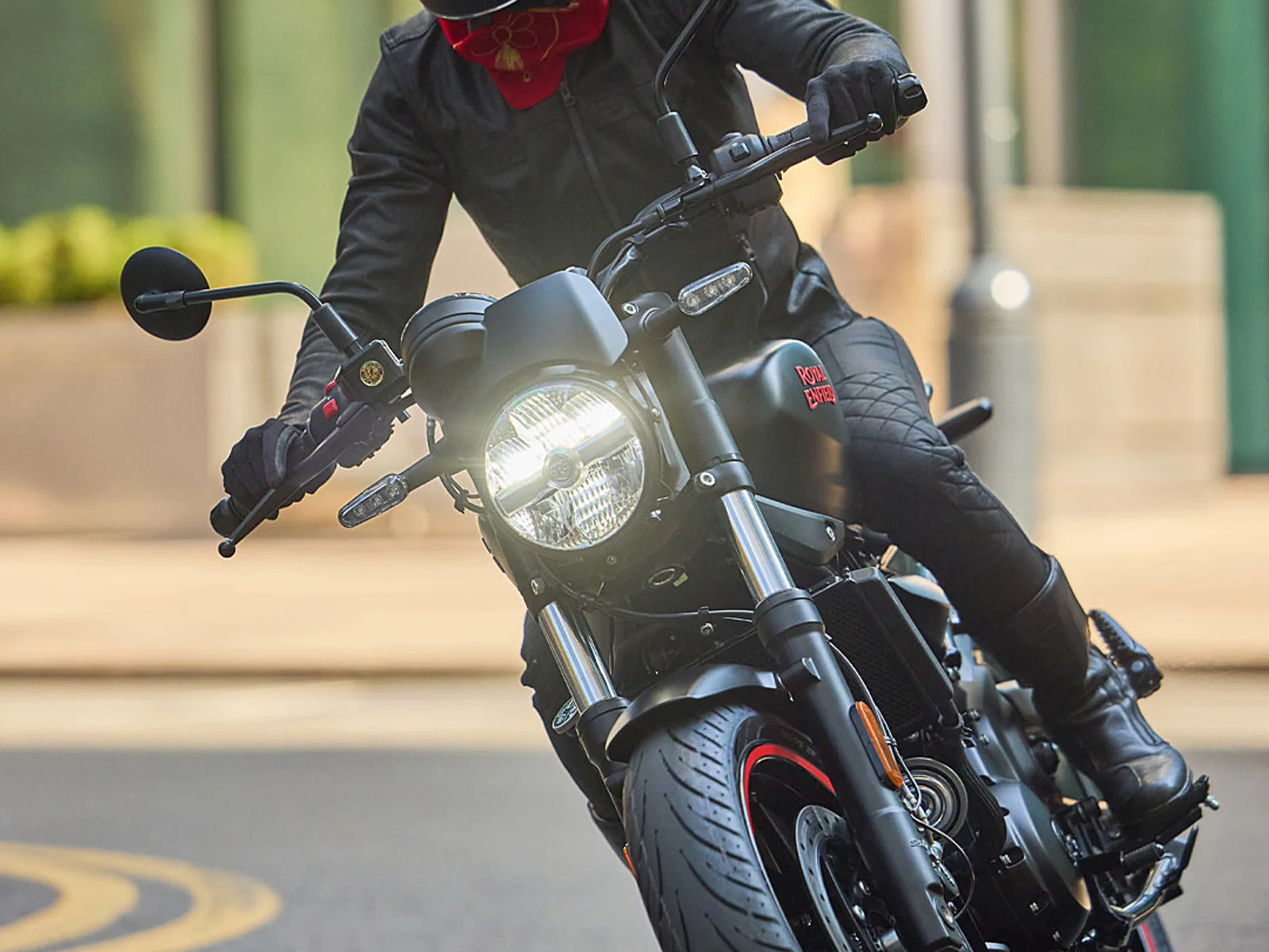 Royal-Enfield GUERRILLA 450 APEX foto 6