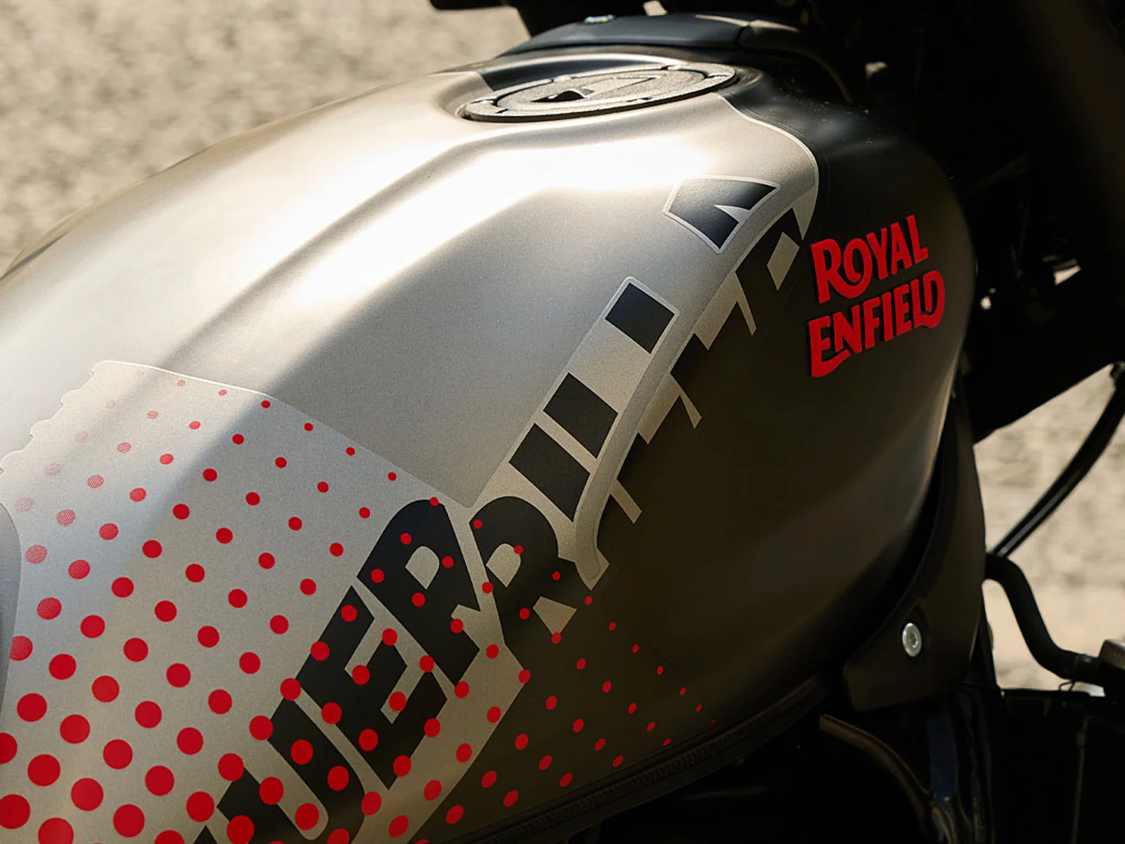 Royal-Enfield GUERRILLA 450 APEX foto 7