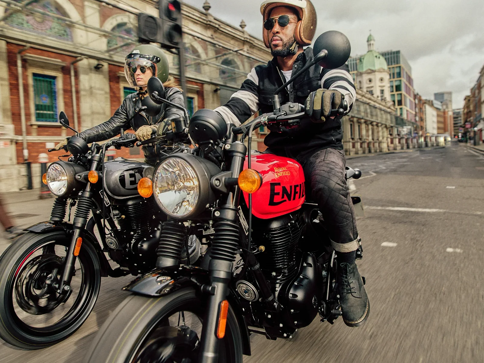 Royal-Enfield HNTR 350 foto 8