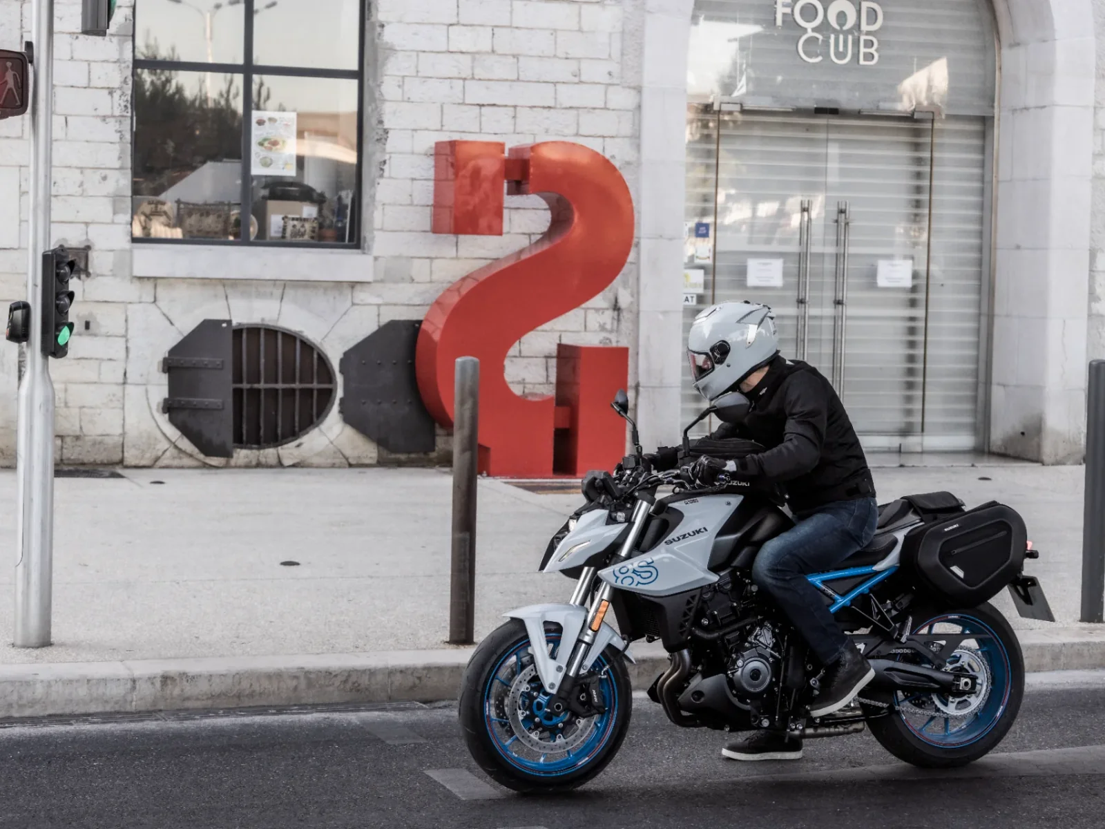 Suzuki GSX-8S foto 4