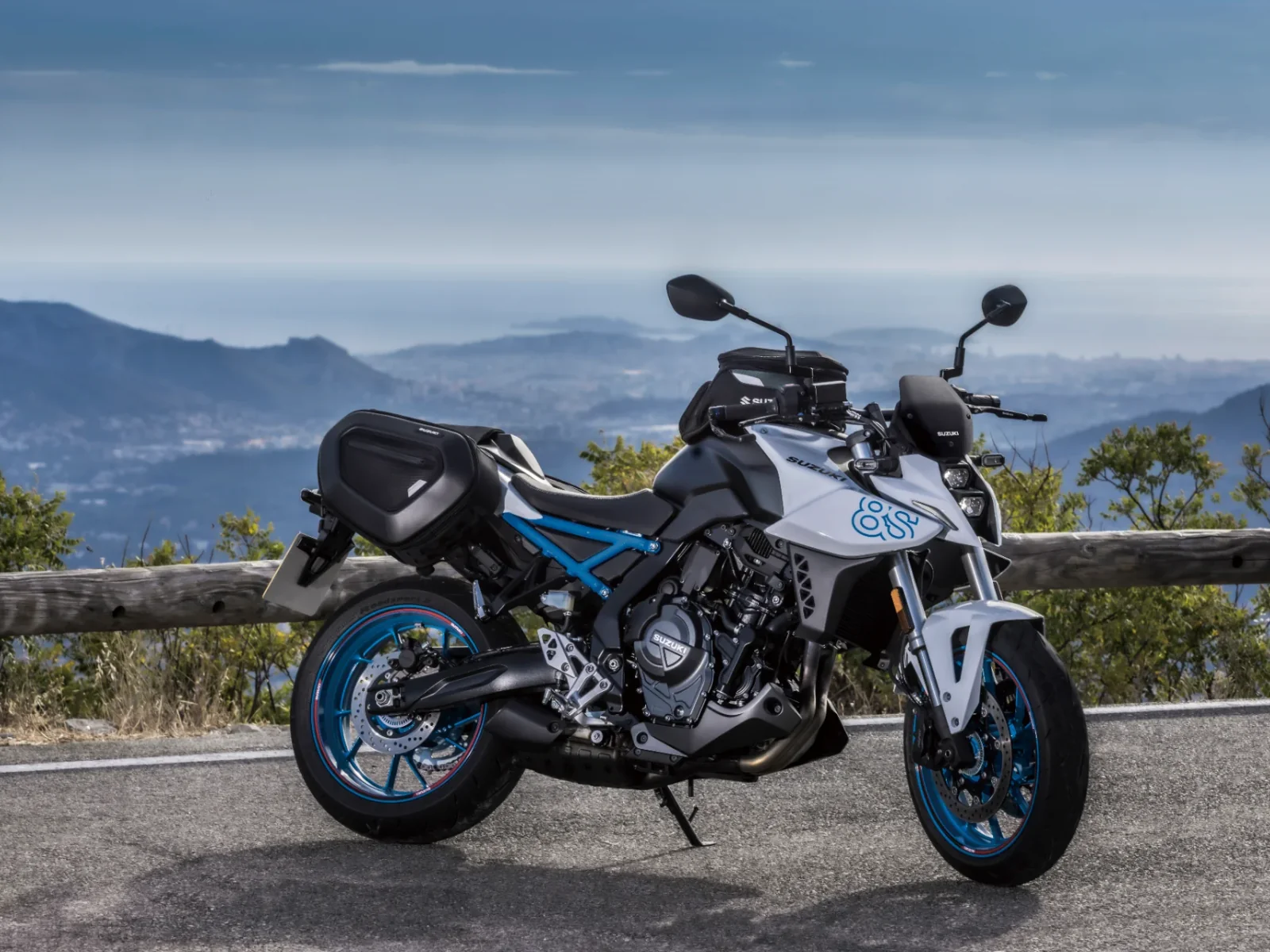 Suzuki GSX-8S foto 1