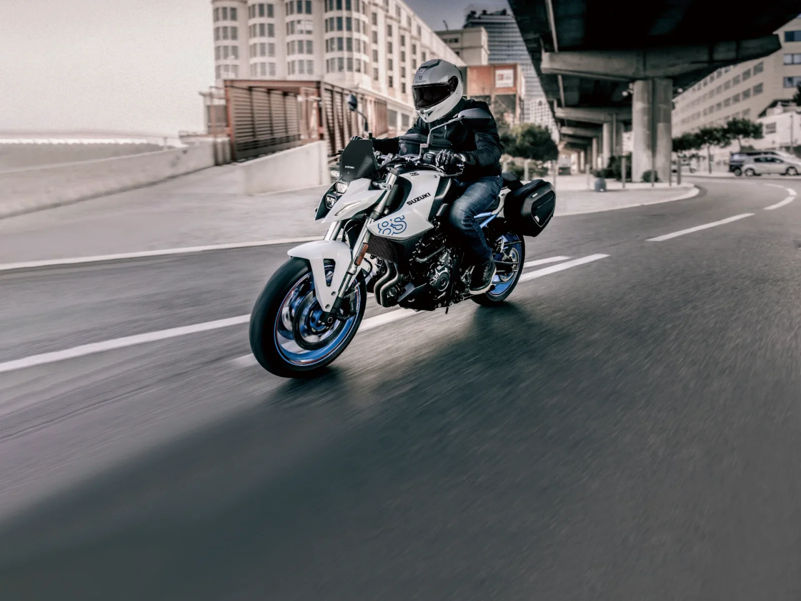 Suzuki GSX-8S foto 3