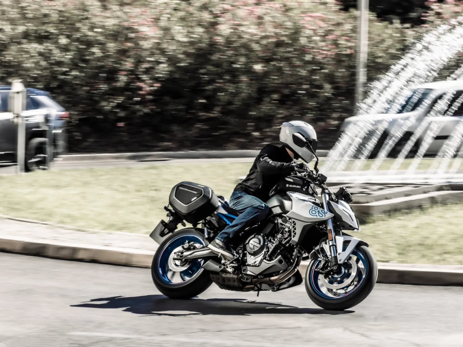 Suzuki GSX-8S foto 8