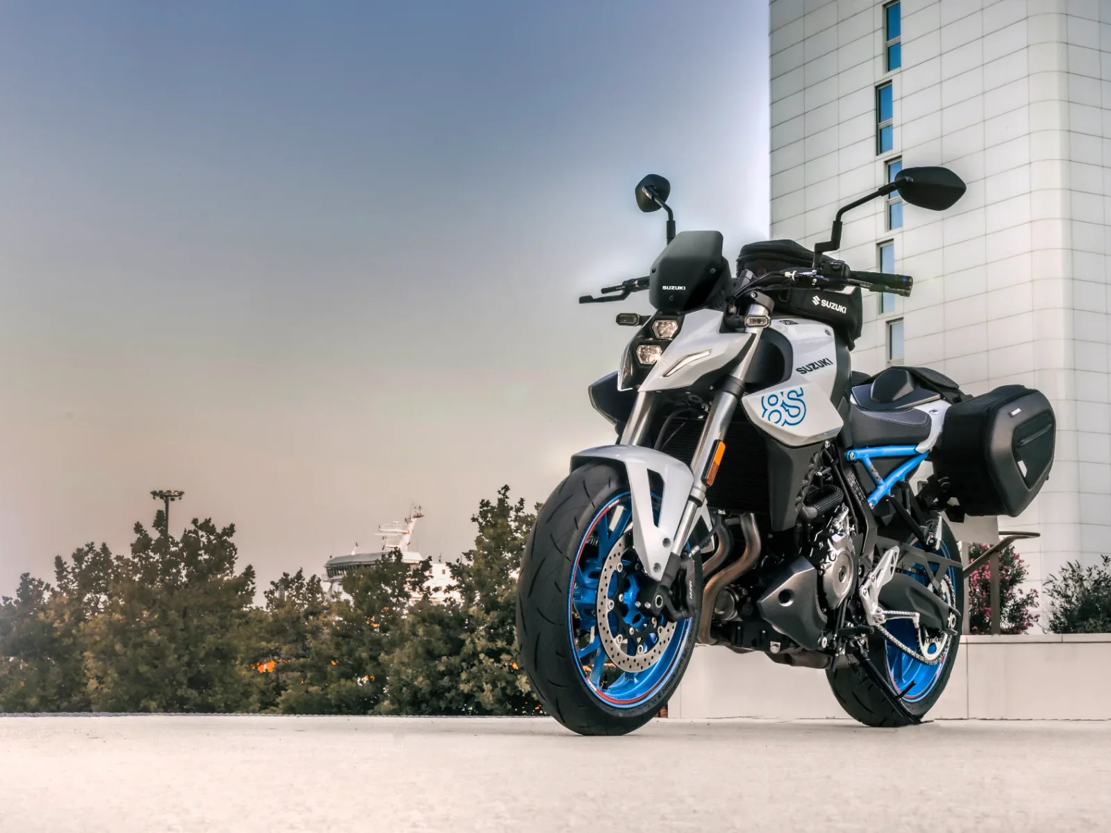 Suzuki GSX-8S foto 10