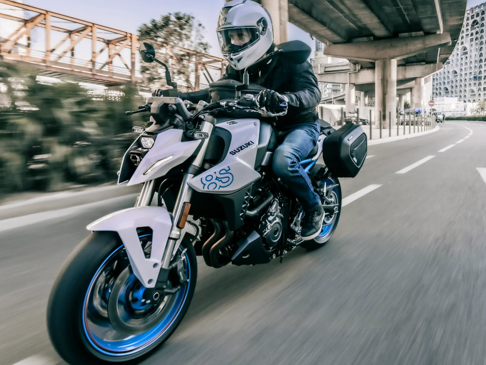 Suzuki GSX-8S foto 11