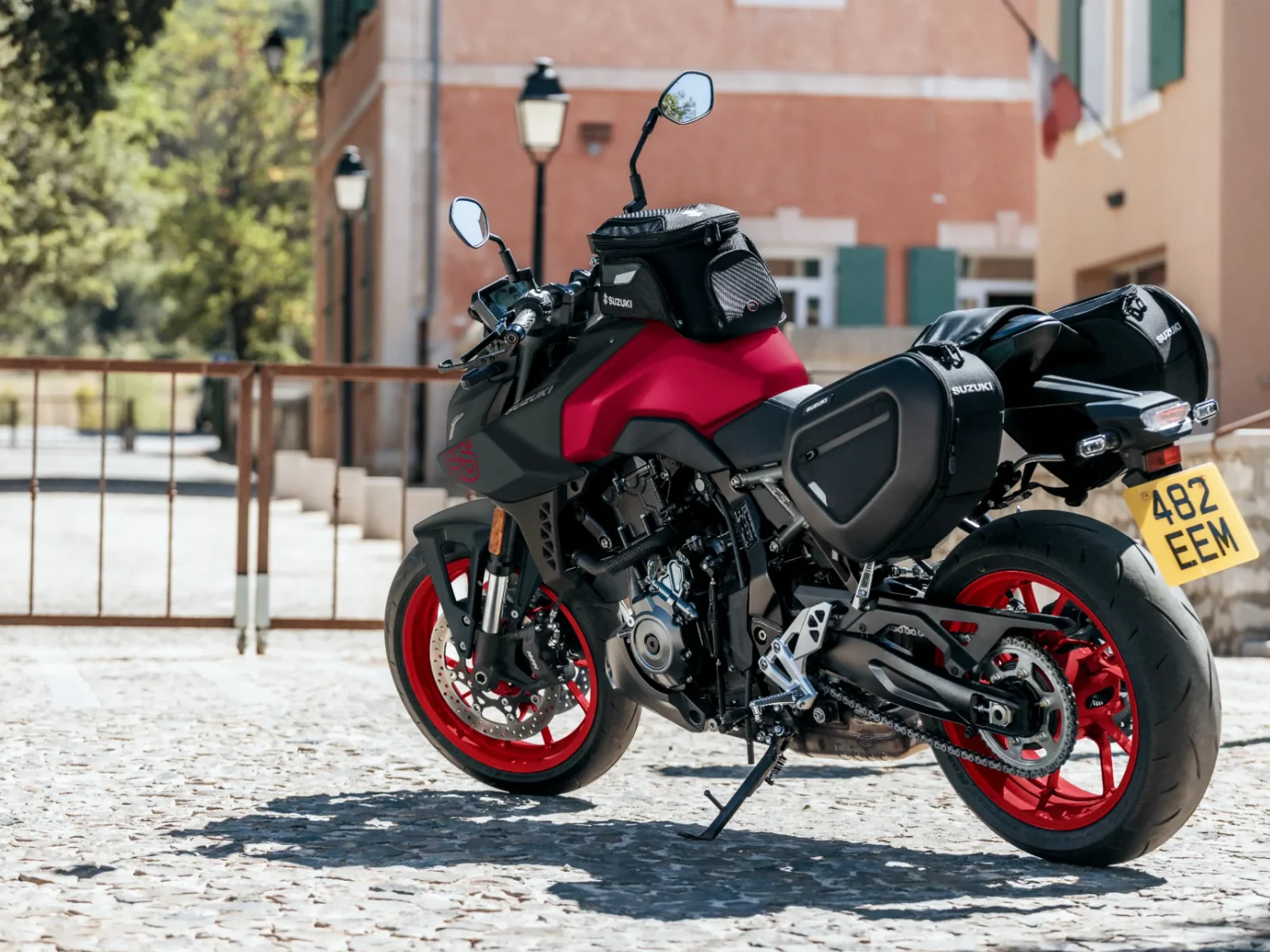 Suzuki GSX-8S foto 3