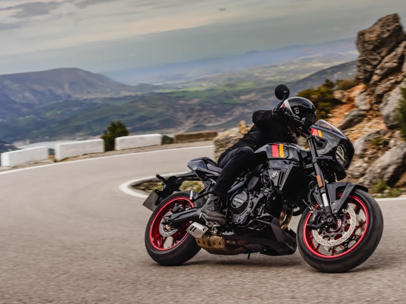 Suzuki GSX-8T foto 5