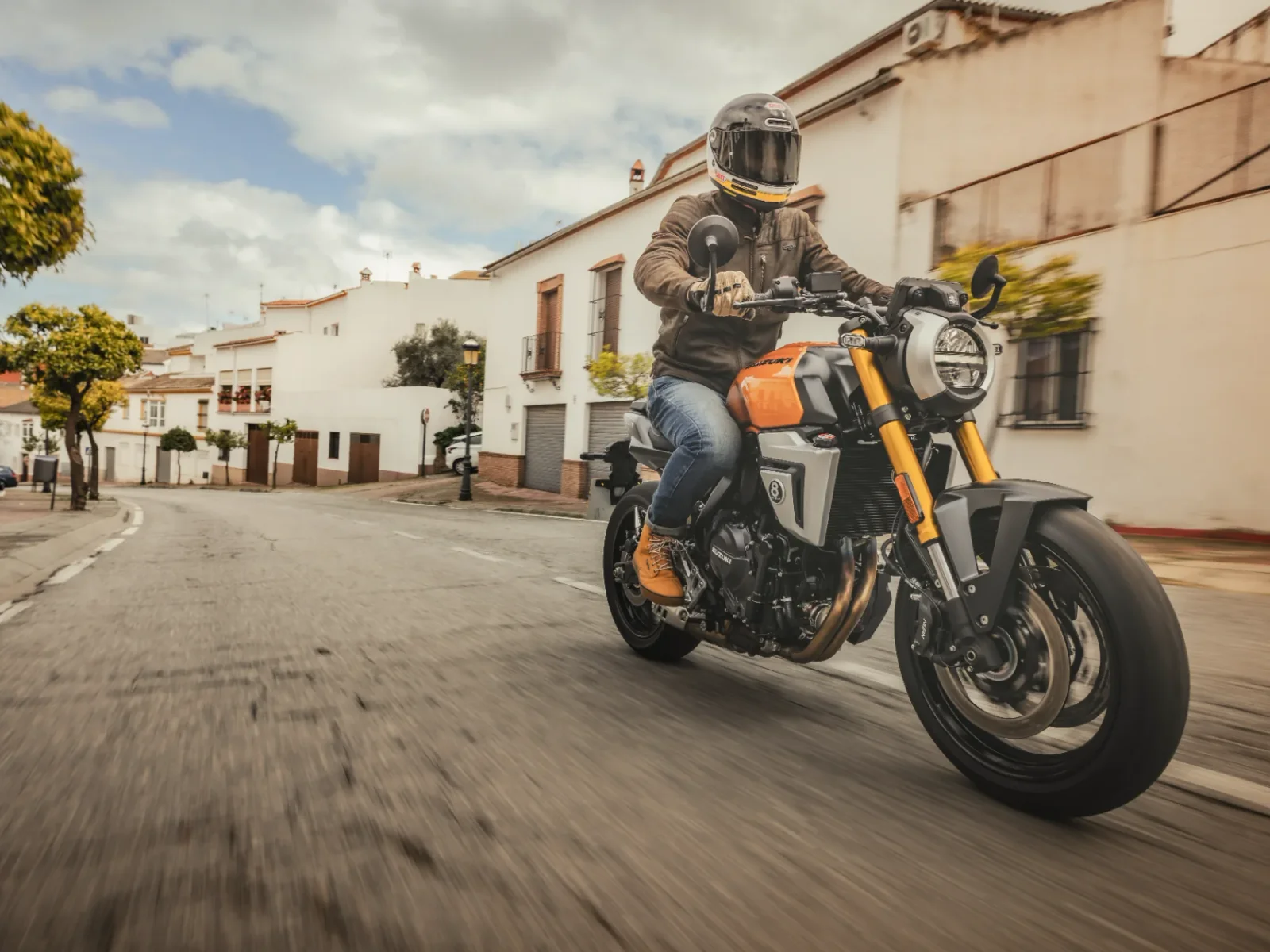 Suzuki GSX-8T foto 14