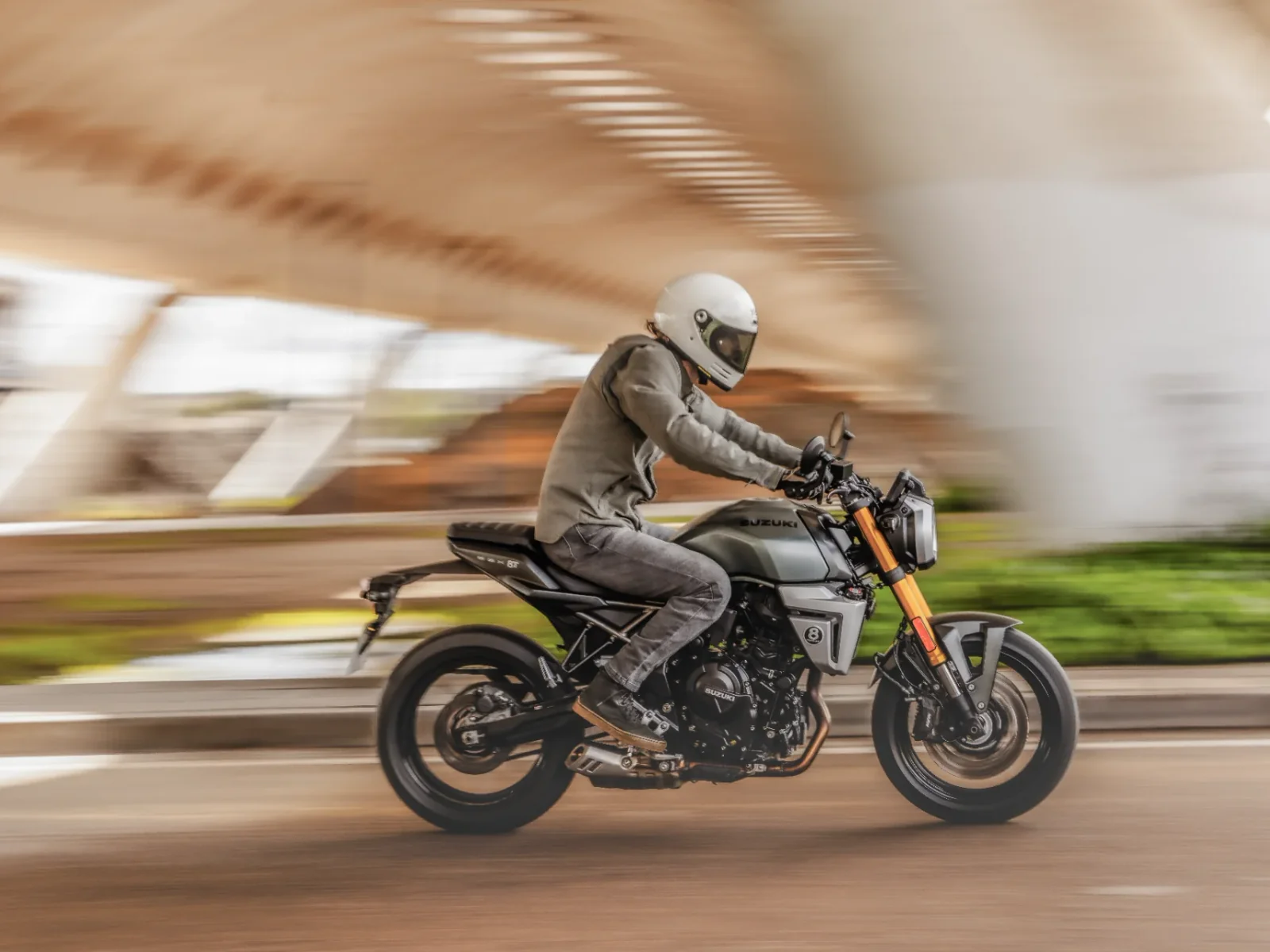Suzuki GSX-8TT foto 1