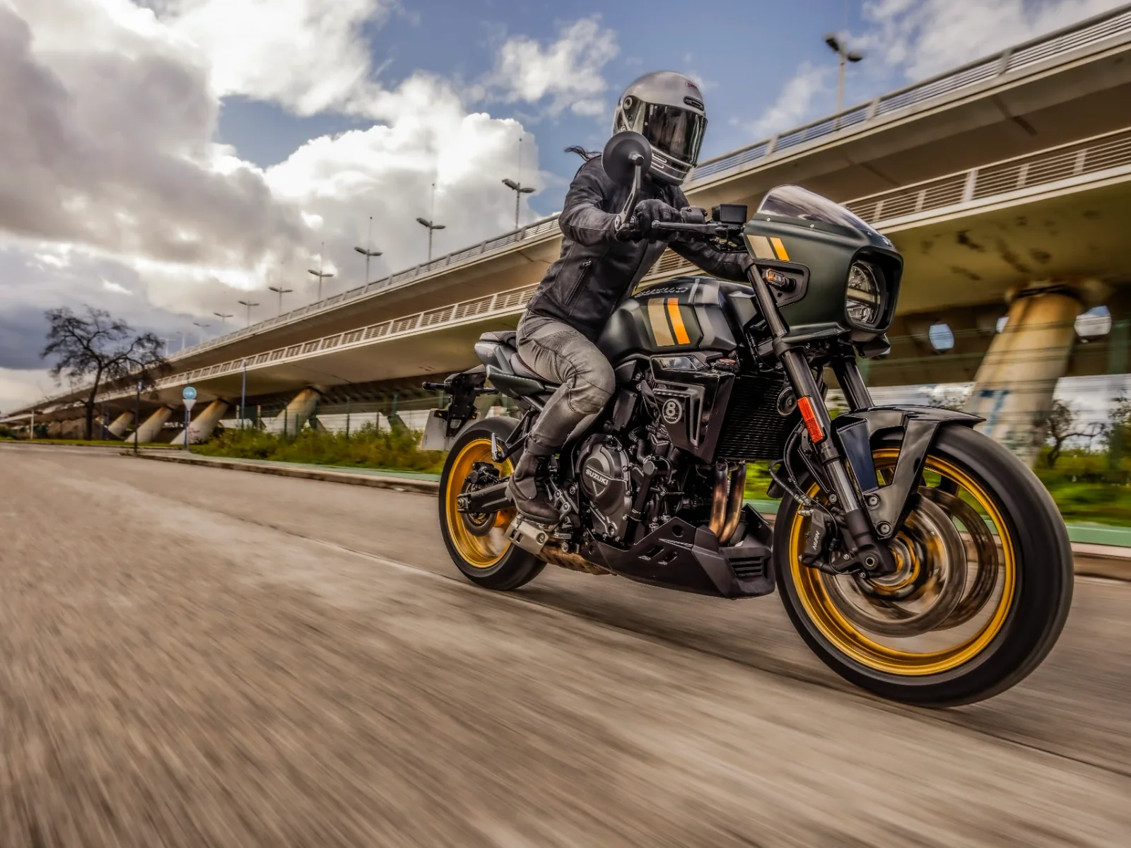 Suzuki GSX-8TT foto 2