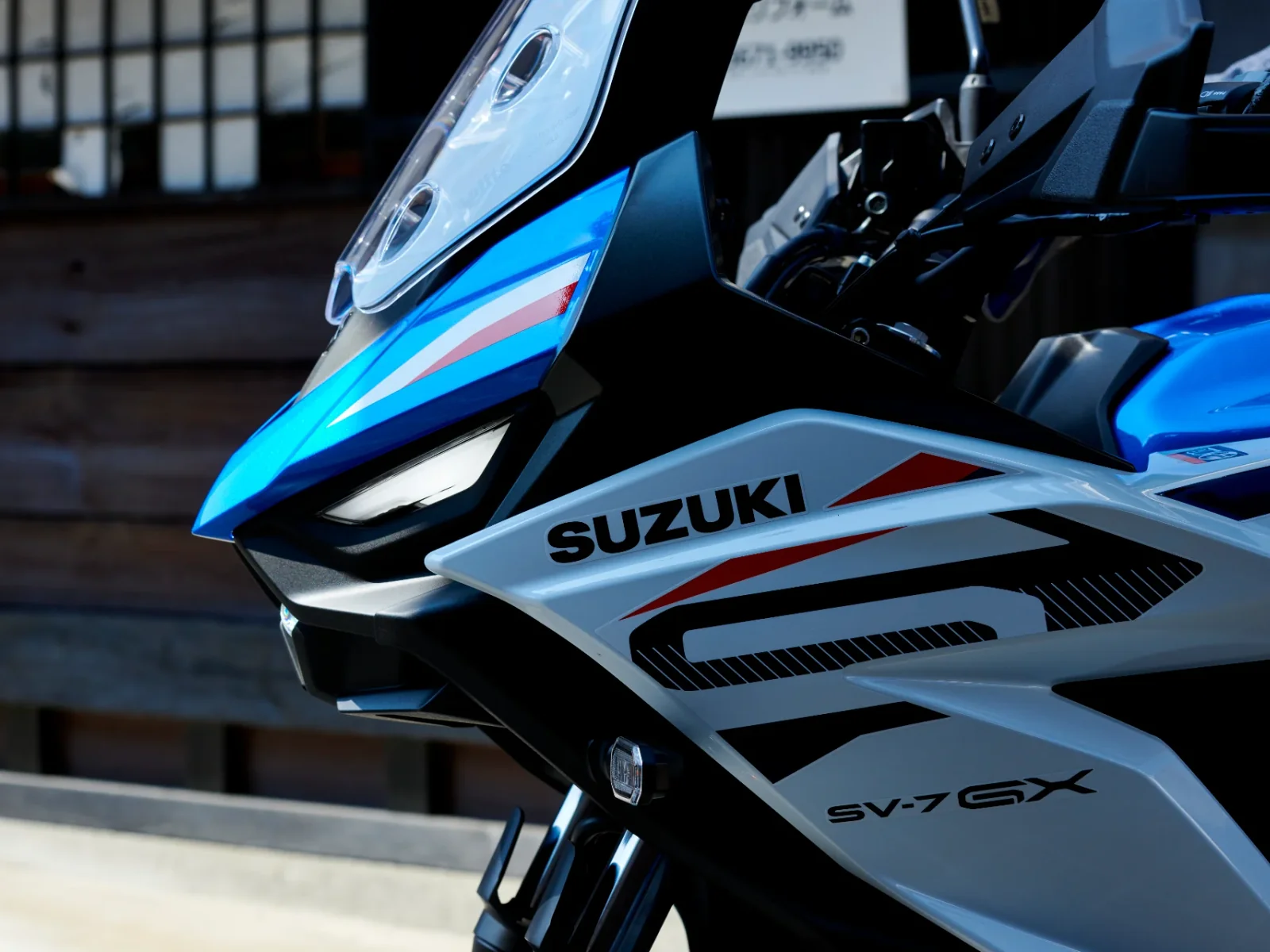 Suzuki SV 7 GX foto 1