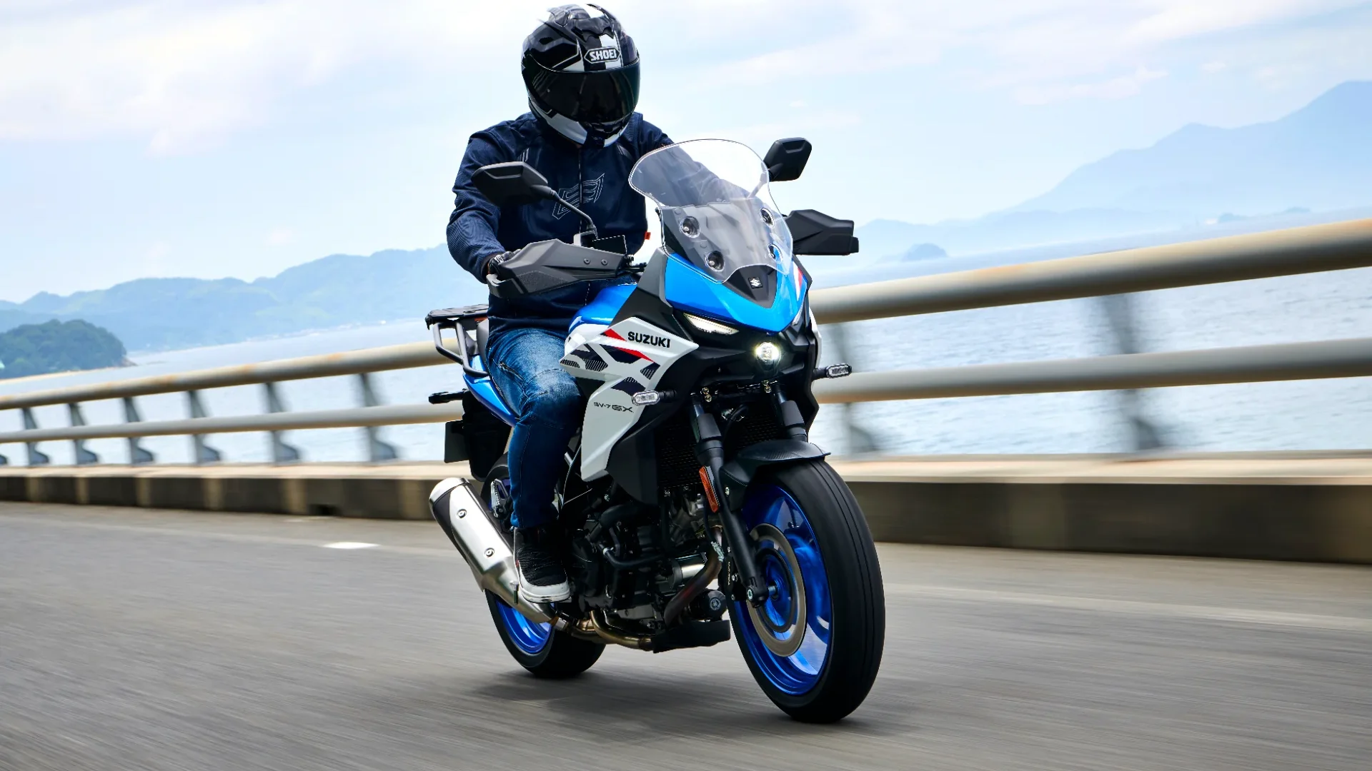 Suzuki SV 7 GX action
