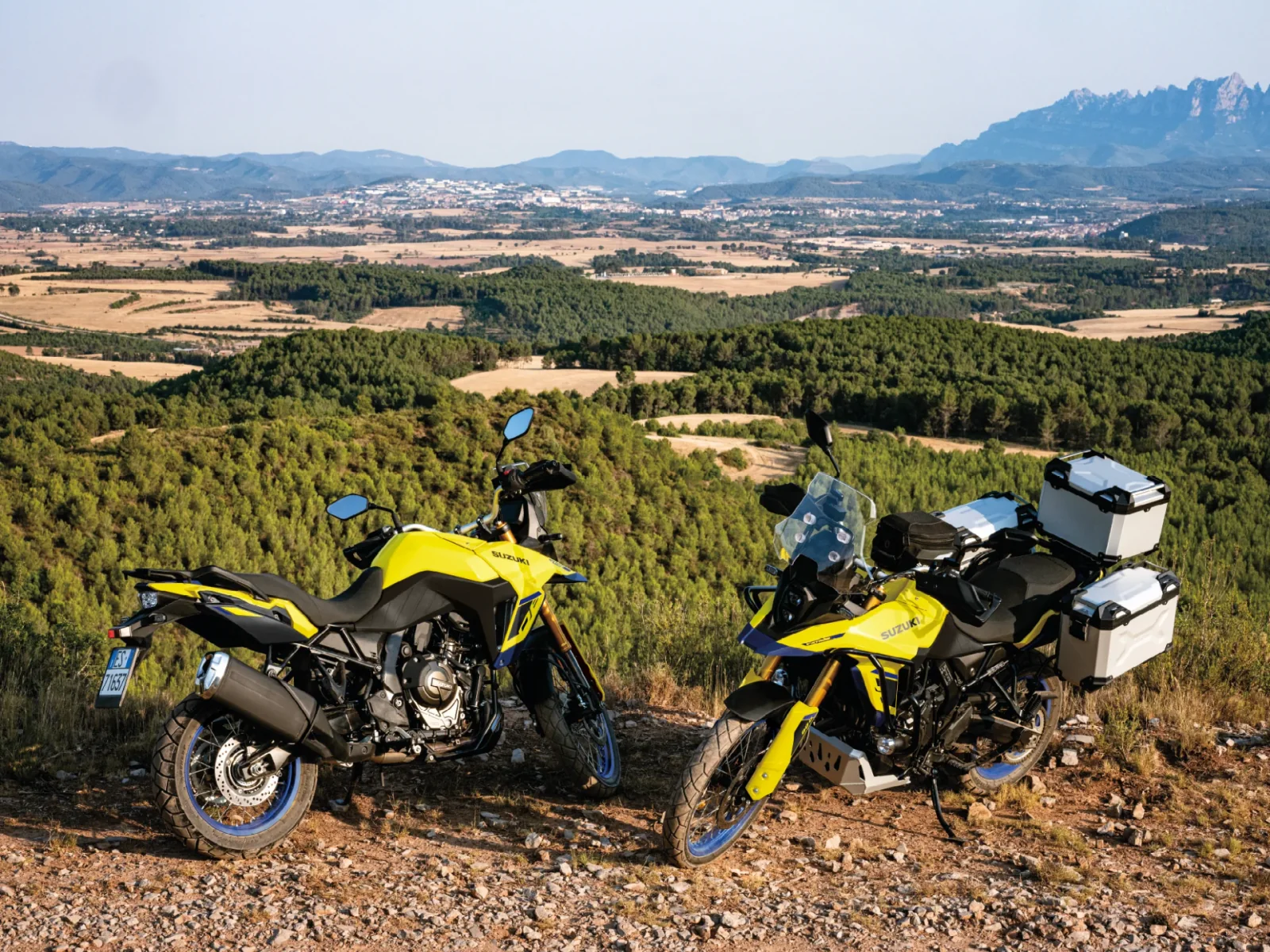 Suzuki V-STROM 800 foto 1
