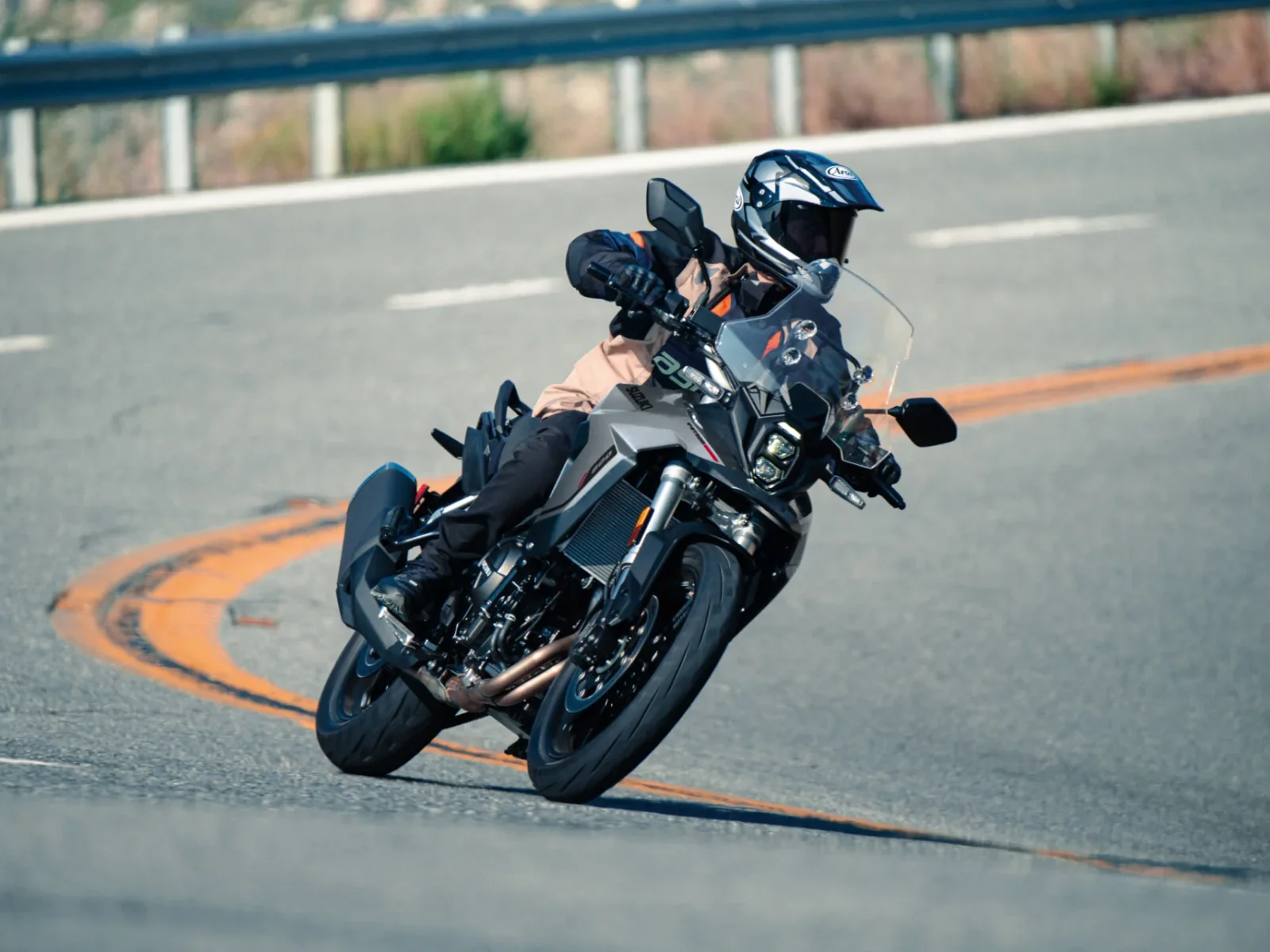 Suzuki V-STROM 800 foto 5